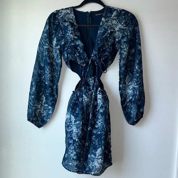 Abercrombie and Fitch Long Sleeve Cut Out Mini Dress - Picture 3 of 10